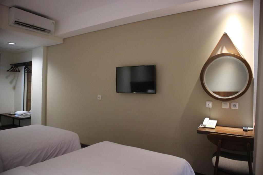 Bianco Costel Hotel Bogor Exterior photo